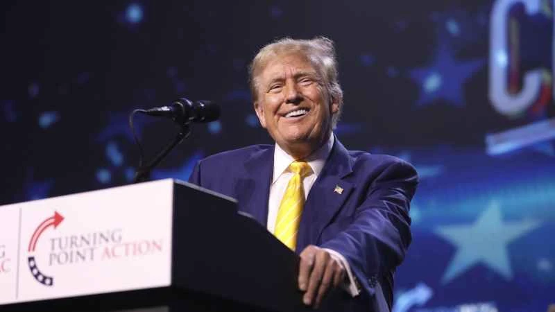 トランプ大統領の2,000ドルの関税配当が仮想通貨市場の大幅上昇を誘発